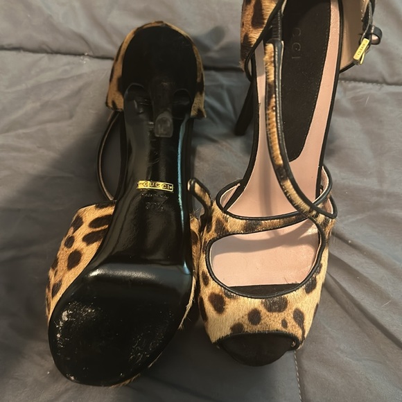 Leopard print Gucci shoes - Picture 2 of 3